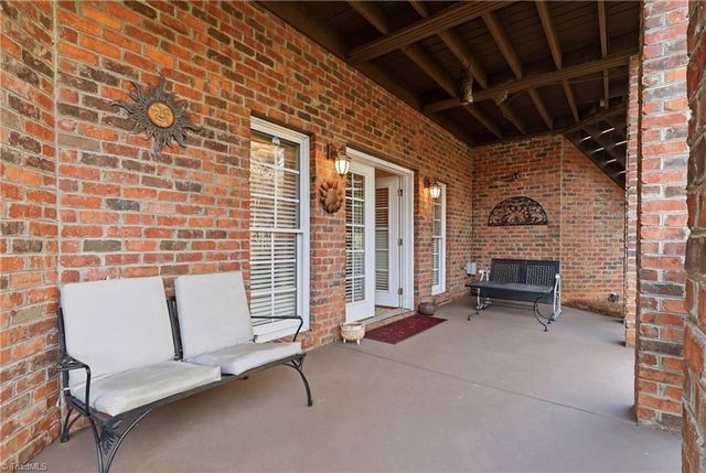 613 Nickel Creek Court, Kernersville, NC 27284