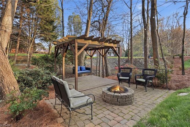 613 Nickel Creek Court, Kernersville, NC 27284