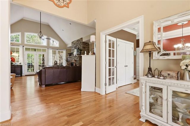 613 Nickel Creek Court, Kernersville, NC 27284