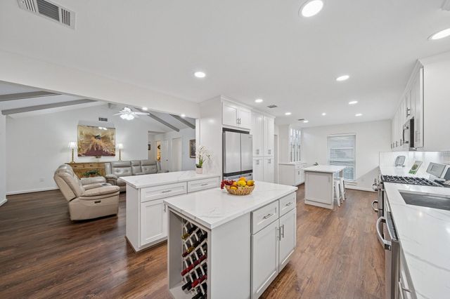 6422 Waltway Drive, Houston, TX 77008