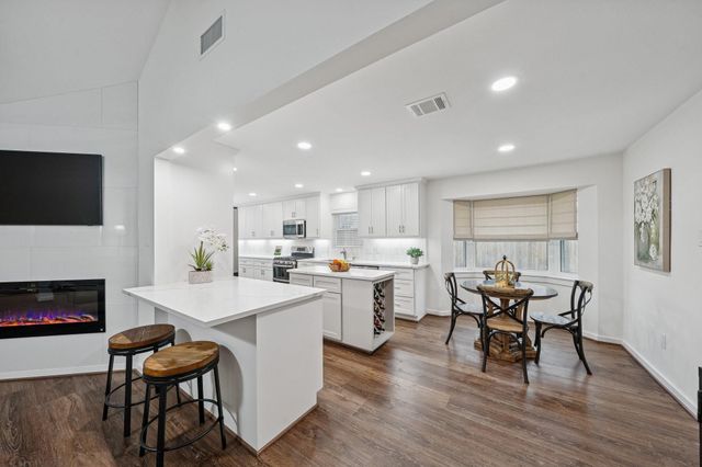 6422 Waltway Drive, Houston, TX 77008