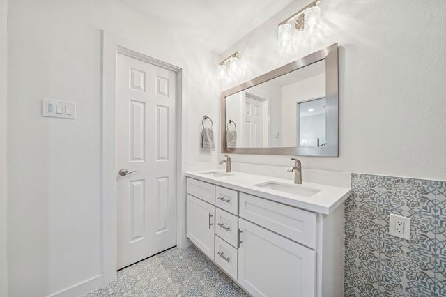 6422 Waltway Drive, Houston, TX 77008