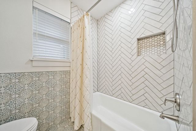 6422 Waltway Drive, Houston, TX 77008