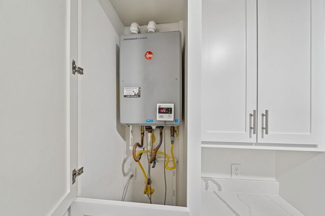 6422 Waltway Drive, Houston, TX 77008