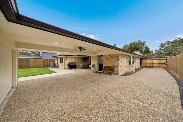 6422 Waltway Drive, Houston, TX 77008