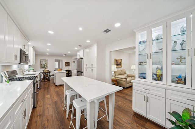 6422 Waltway Drive, Houston, TX 77008