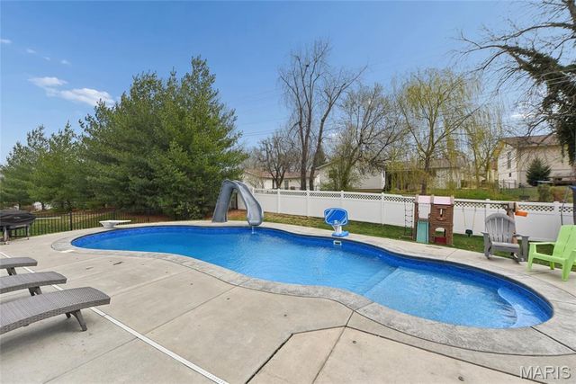 1232 Cashmere Lane, St Peters, MO 63376