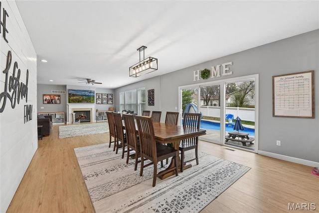 1232 Cashmere Lane, St Peters, MO 63376