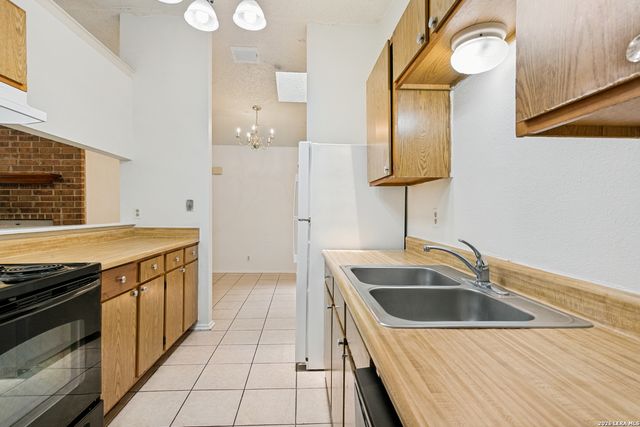 14442 WOODS HOLE DR, San Antonio, TX 78233