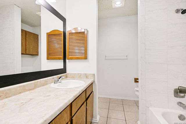 14442 WOODS HOLE DR, San Antonio, TX 78233