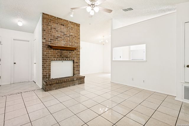 14442 WOODS HOLE DR, San Antonio, TX 78233