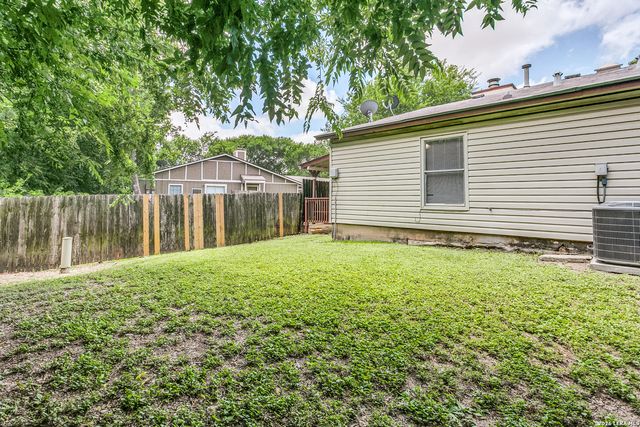 14442 WOODS HOLE DR, San Antonio, TX 78233