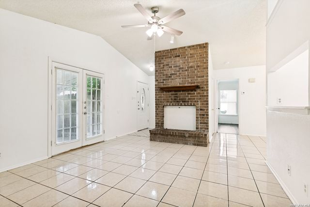 14442 WOODS HOLE DR, San Antonio, TX 78233