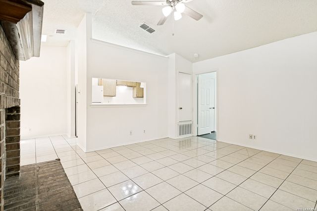 14442 WOODS HOLE DR, San Antonio, TX 78233
