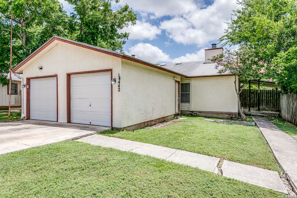 14442 WOODS HOLE DR, San Antonio, TX 78233