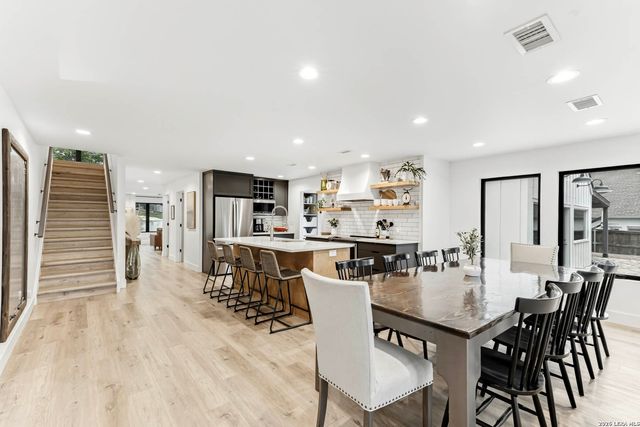 120 W Hosack St, Boerne, TX 78006