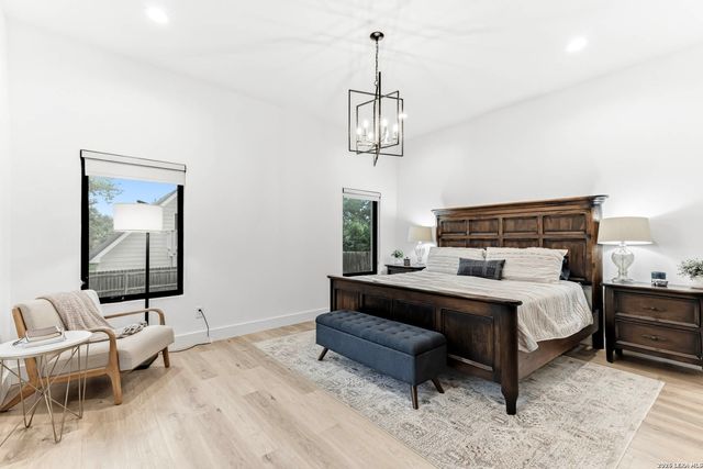 120 W Hosack St, Boerne, TX 78006