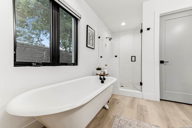 120 W Hosack St, Boerne, TX 78006