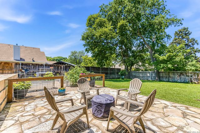 120 W Hosack St, Boerne, TX 78006