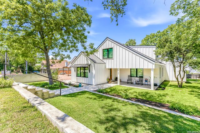 120 W Hosack St, Boerne, TX 78006