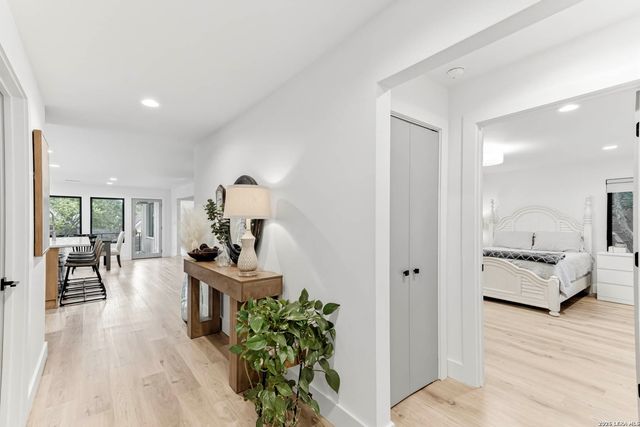 120 W Hosack St, Boerne, TX 78006