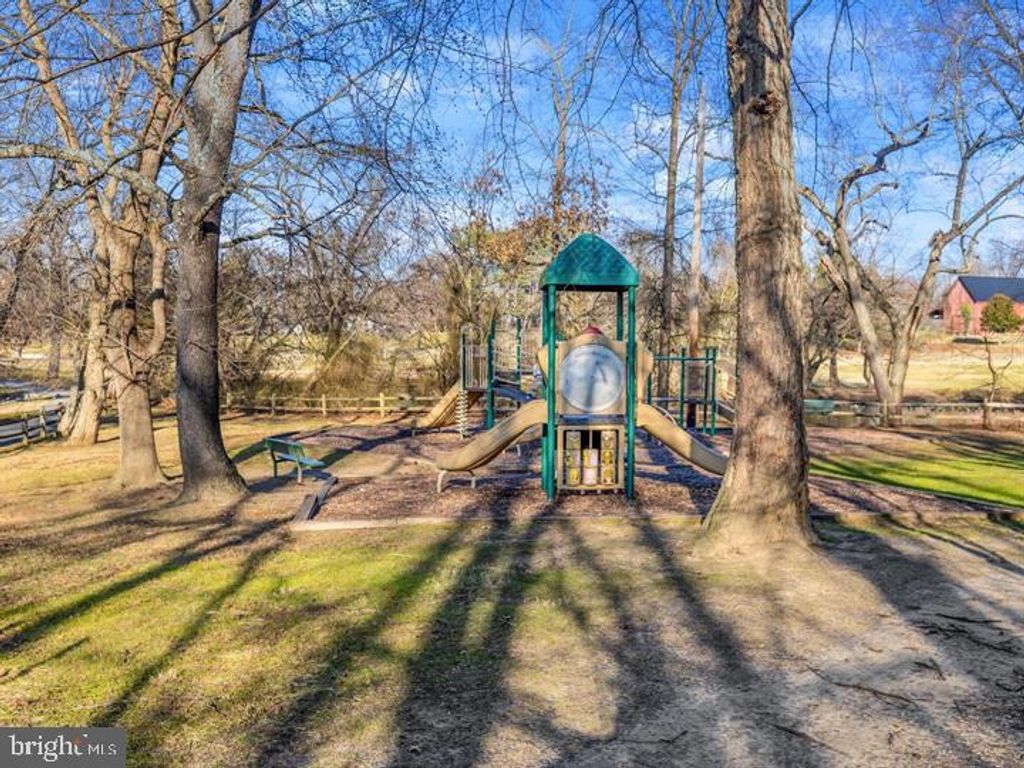 1678 WILKSHIRE DR, Crofton, MD 21114