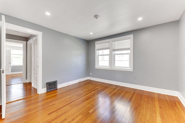 25-27 Lawn Ave 2, Quincy, MA 02169