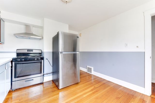 25-27 Lawn Ave 2, Quincy, MA 02169