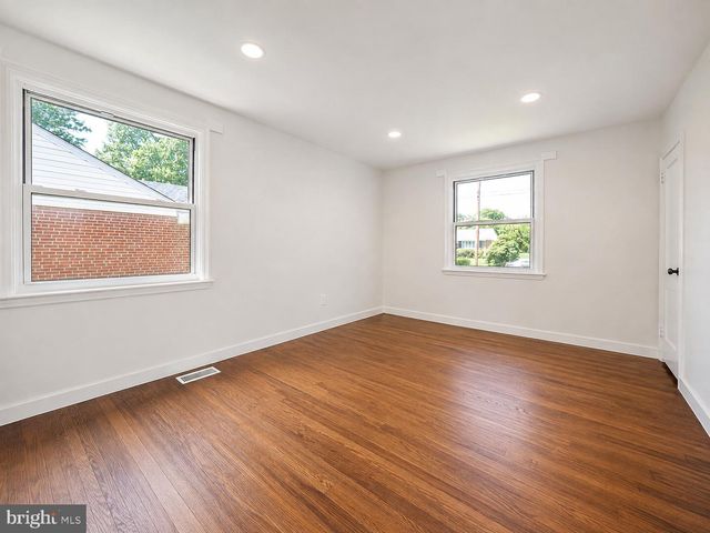 324 VALLEY VIEW RD, Springfield, PA 19064