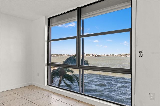 7700 SUN ISLAND DRIVE S 203, South Pasadena, FL 33707