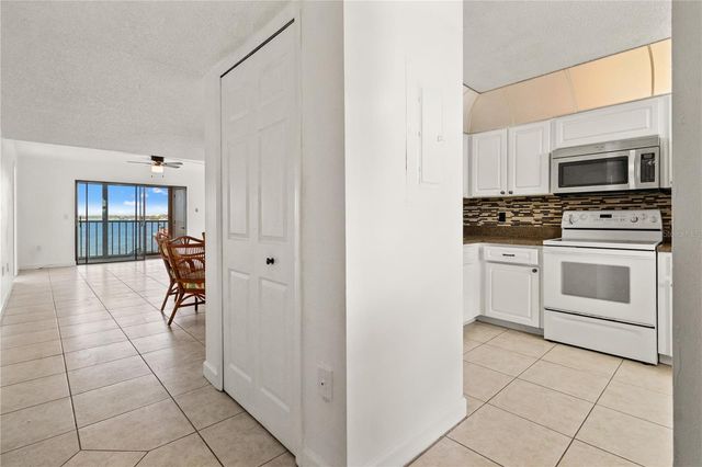 7700 SUN ISLAND DRIVE S 203, South Pasadena, FL 33707