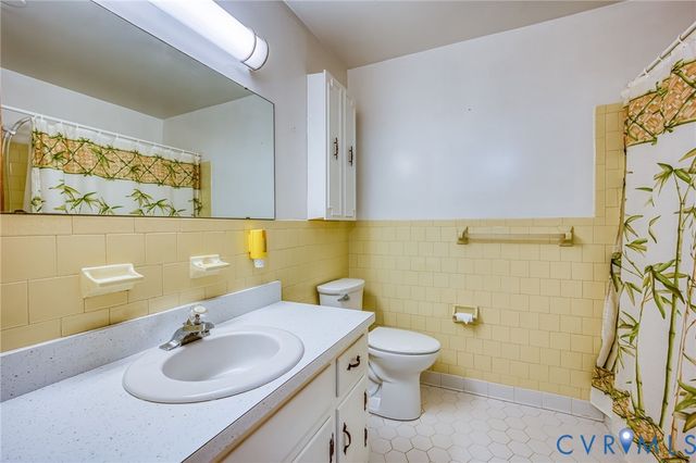 12310 Harrowgate Rd, Chester, VA 23831