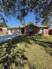 414 Harold Lane, Baytown, TX 77521