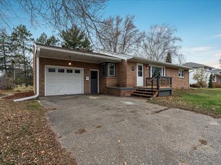 801 5th Street NE, Staples, MN 56479