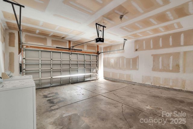 8214 Deodora Cedar Lane, Charlotte, NC 28215