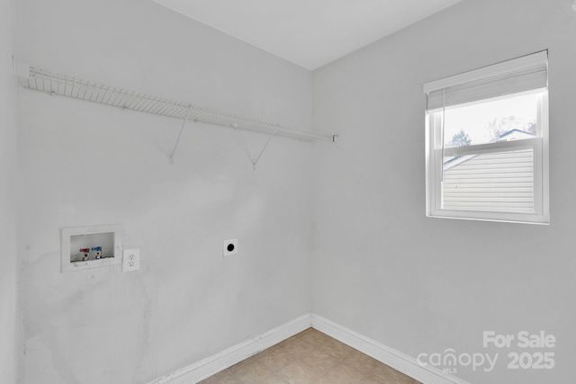 8214 Deodora Cedar Lane, Charlotte, NC 28215