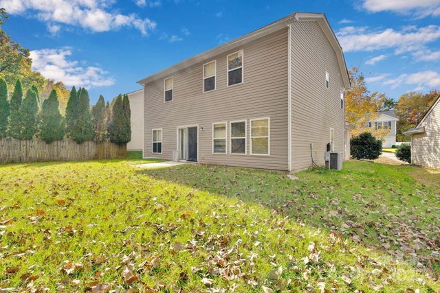 8214 Deodora Cedar Lane, Charlotte, NC 28215