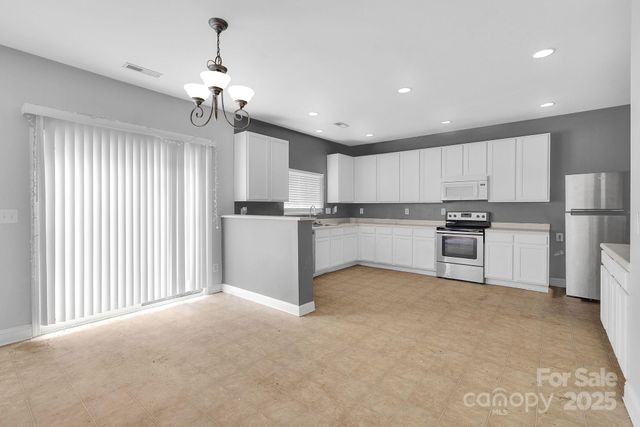 8214 Deodora Cedar Lane, Charlotte, NC 28215