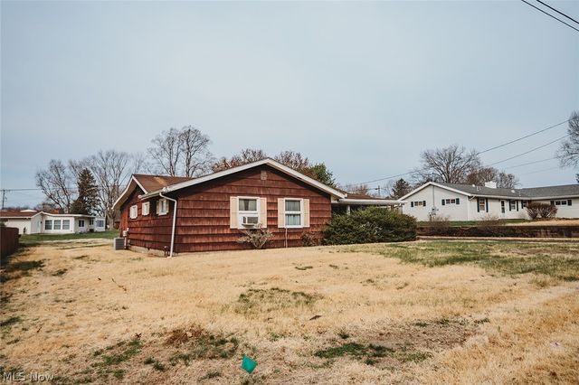 203 Clark Drive, Marietta, OH 45750