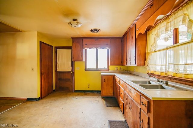 203 Clark Drive, Marietta, OH 45750