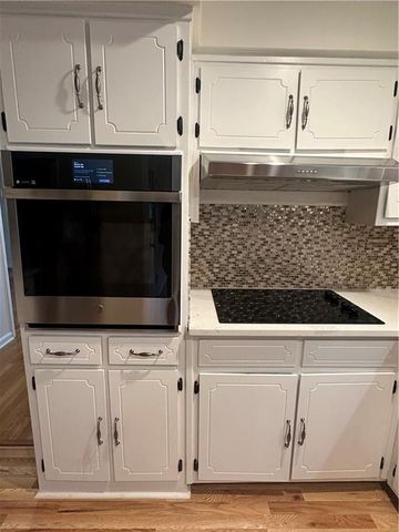 4358 Louis SW Road, Lilburn, GA 30047