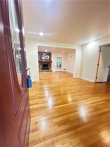 4358 Louis SW Road, Lilburn, GA 30047