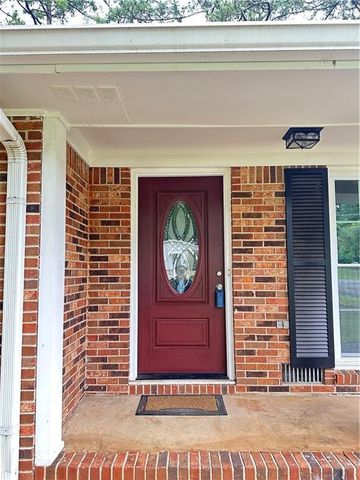 4358 Louis SW Road, Lilburn, GA 30047