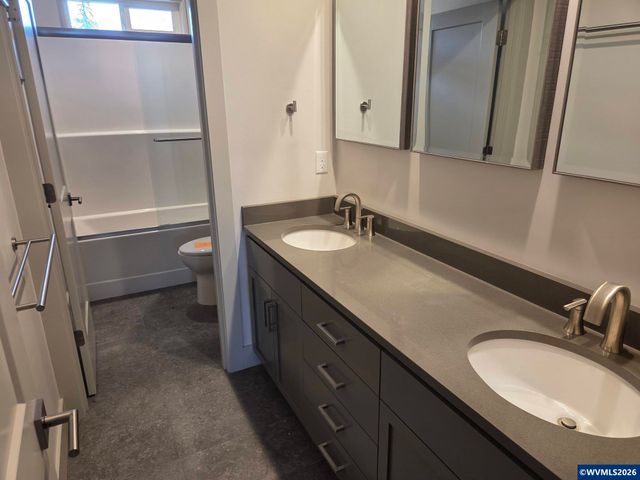 3352 Zane Ln, Eugene, OR 97404