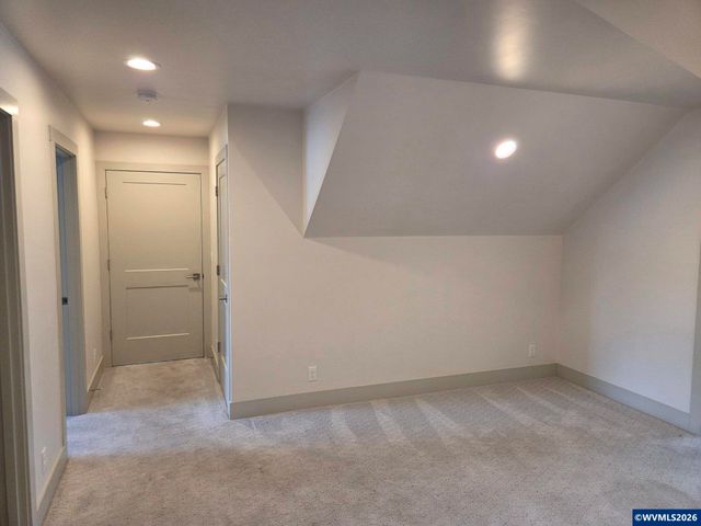 3352 Zane Ln, Eugene, OR 97404