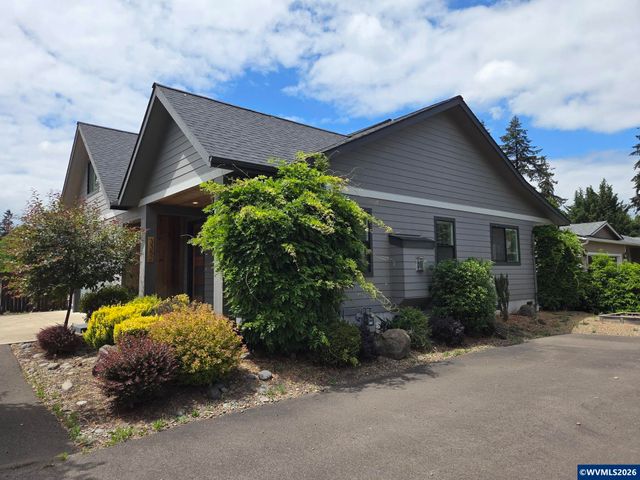 3352 Zane Ln, Eugene, OR 97404