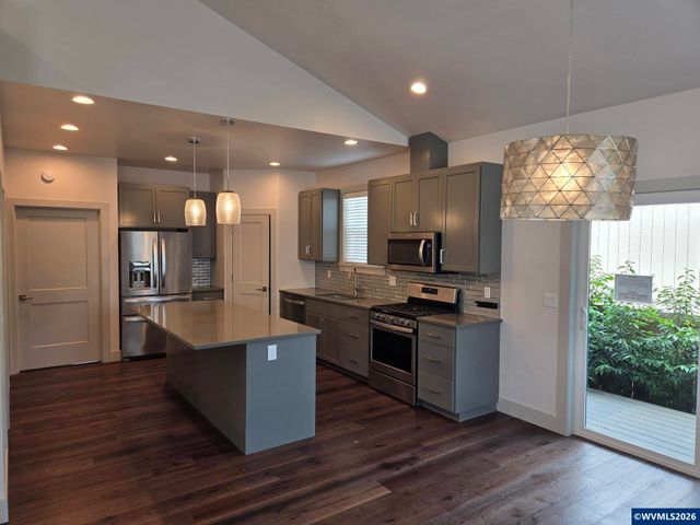 3352 Zane Ln, Eugene, OR 97404