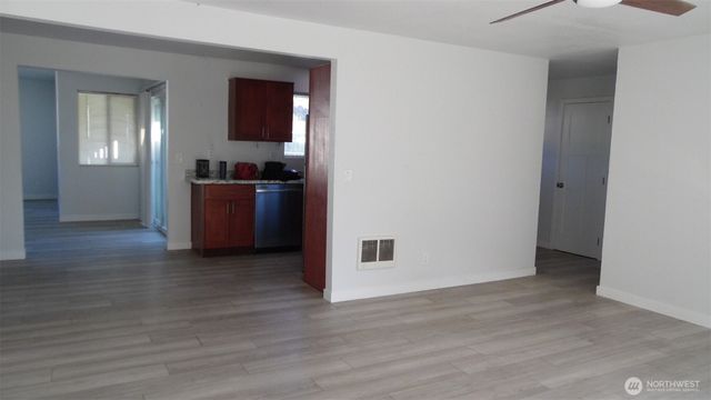 145 Collar Avenue, Morton, WA 98356