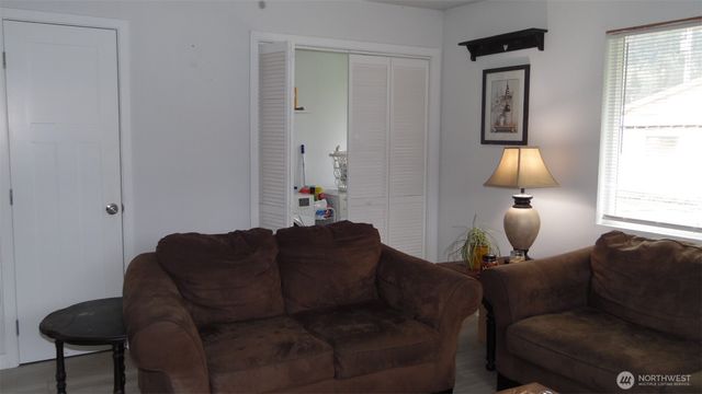 145 Collar Avenue, Morton, WA 98356