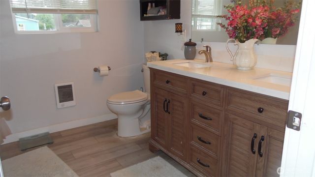 145 Collar Avenue, Morton, WA 98356